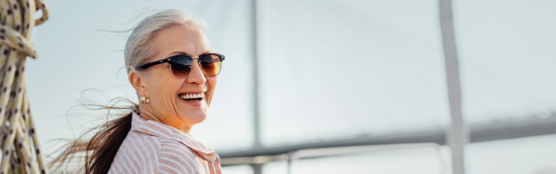 Hvad er solbriller med styrke, og hvordan køber man dem online?